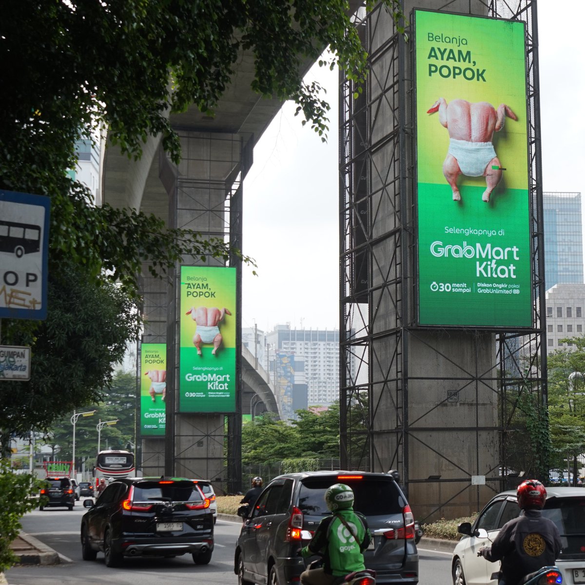 dinikopi13's tweet photo. 🚀 Billboard Simpel, Dampak Maksimal! 🚀
Buat pemilik bisnis, tim marketing, brand team, graphic designer UMKM lokal yg mau belajar cara bikin billboard simple tapi ngehook, save postingan ini

tutorial bikin visual yg narik byk cuan tanpa AI kayak grabmart kilat
-BEDAH IKLAN -