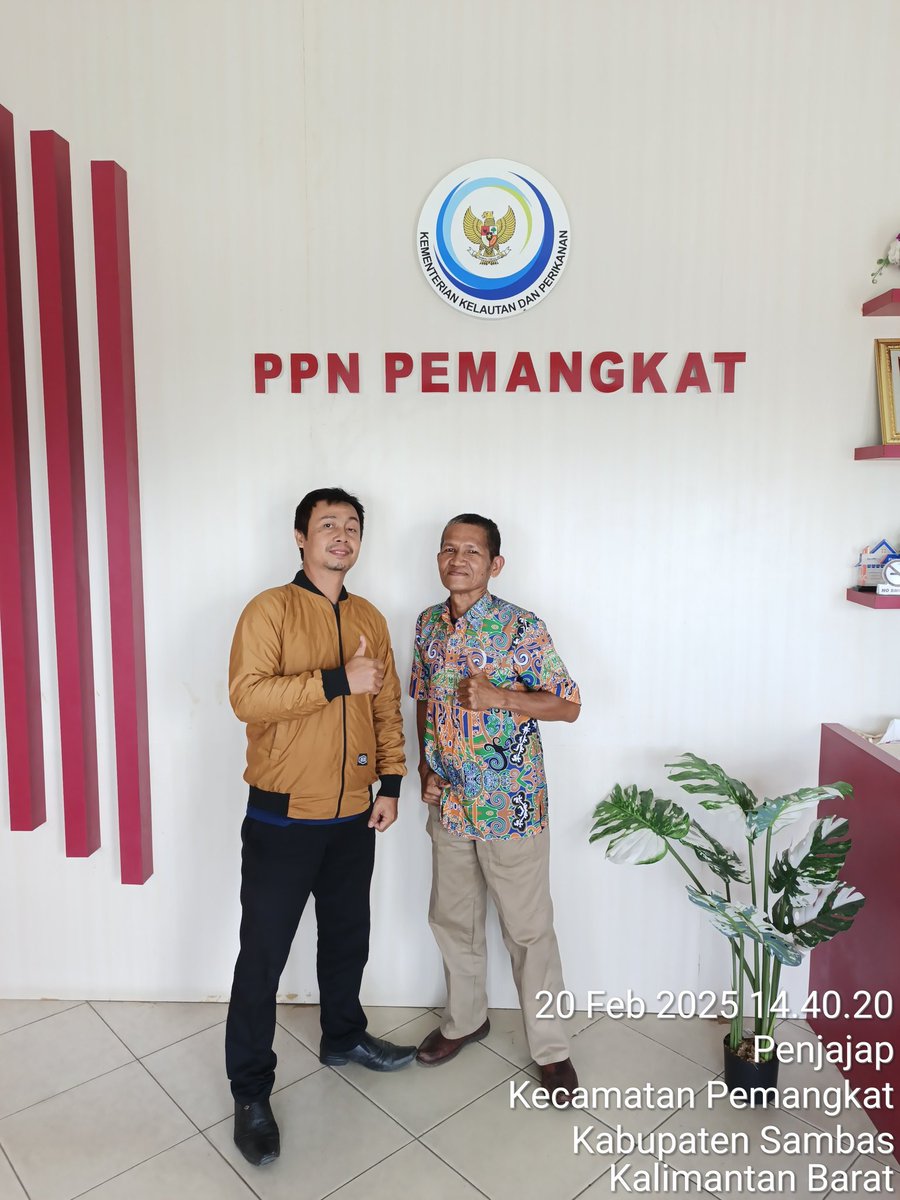 AdenRadianus's tweet photo. Kamis 20 Februari 2025
Kepala Dinas Perikanan Bengkayang bersama staf dan Penyuluh melakukan serah terima sertifikat SKN nelayan bersama kepala PPN Pemangkat yang telah dilakukan tahun 2024. https://t.co/5IrnddHZLQ