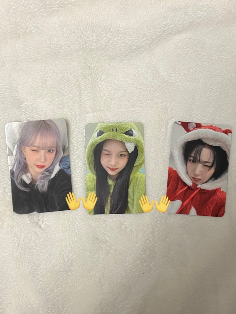 sellsol_'s tweet photo. 비비지 viviz 포카 포토카드 판매

원하는 포카, 배송비 미포함 가격 디엠주세요
빛 아래 보이는 공정하자 하자X
구겨짐, 오염 외에 하자로 안 봐요 예민하면 구매X

인증 가능
‼️최소 1.0 이상 판매
메인트 확인 후 구매의사확실한 경우에만 디엠

#viviz #비비지 은하 신비 엄지 에버라인 https://t.co/0LydsUCZm9