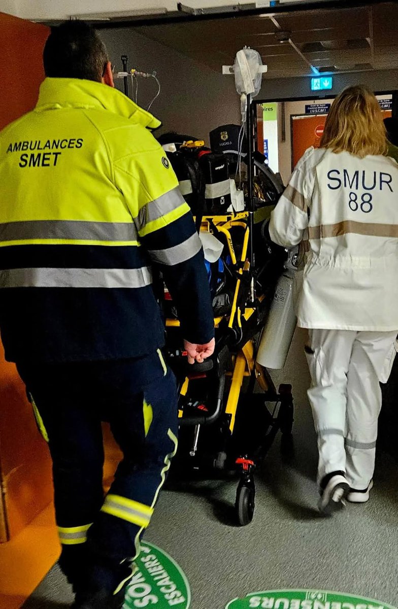 ambulancessmet's tweet photo. 🚑 Intervention d'urgence : Une vie sauvée ! ⚡

Le SAMU engage immédiatement une équipe des Ambulances SMET pour une prise en charge rapide d’un patient victime d’un arrêt cardiaque. 

https://t.co/M4OzuIwMJa
 #GROUPESMETSECOURSETSERVICES #AMBULANCESSMET #SAMU #SMUR https://t.co/zOULEKJgSF