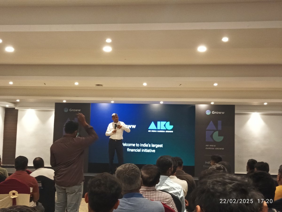 JainPoorvik's tweet photo. Just like a seed grows into a tree with time, so does your investment! 🌱💰 The key isn’t timing the market but spending time in it. #AbIndiaKaregaGroww by staying invested and watching wealth grow! 🚀📈

#Groww #Investing #StockMarket
#MomentOfTheDay 
@_groww 
@TradeWithGroww_ https://t.co/RUyaOx3pFI