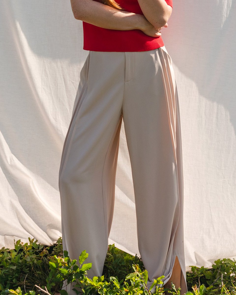 PaisieLondon's tweet photo. Our Wide Leg Trousers are bestsellers for a reason – effortless to style and perfect for every occasion. The summer version is now live at https://t.co/WiW4IO8CRV.

#springfashion #wardrobestaple #londonfashion #bluestripes #pleatedtrousers #navytrousers #widelegtrousers https://t.co/bB2TtO1KEe