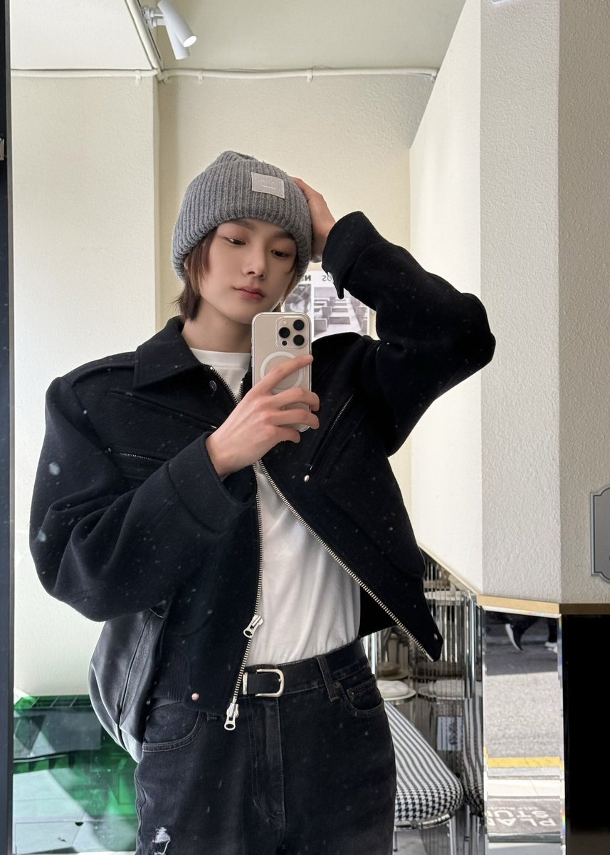 요즘 현생이 바쁜 1인…. 성호보고 힘내기…