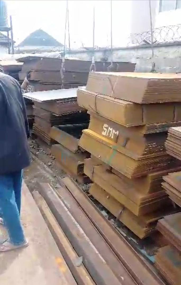 Santydblade's tweet photo. If you dy find STEEL for building. Na my side e dy. Make I post video before you think say I dy lie. 
Ask price or comment location to come see for yourself. https://t.co/qt1OvyHFpy