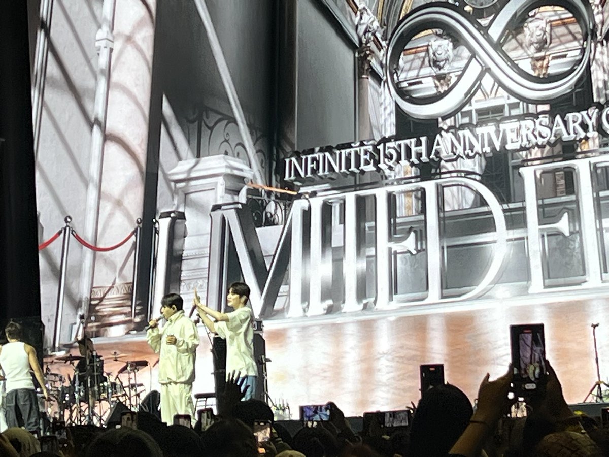 lskindagirls's tweet photo. Inspirit’s opening the concert #인피니트 #INFINITE15thAnniversary #INFINITEinKL #InfiniteLimitedEdition https://t.co/ksxTA7rp0L
