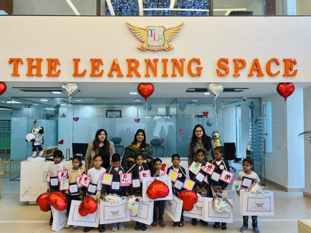 challengersgut's tweet image. Students from Pathshala had a wonderful opportunity to visit
The Learning Space School, where they engaged in various educational activities. They played #games, #interacted with the school’s students, and #shared_meals, fostering a sense of unity and mutual respect.