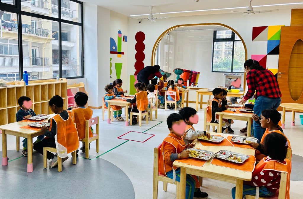 challengersgut's tweet image. Students from Pathshala had a wonderful opportunity to visit
The Learning Space School, where they engaged in various educational activities. They played #games, #interacted with the school’s students, and #shared_meals, fostering a sense of unity and mutual respect.