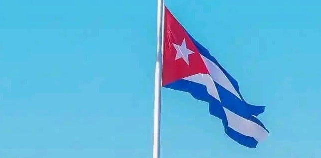 ¡Aquí estamos y aquí estaremos! Por
La resistencia y seguridad en sí mismo de nuestro heroico pueblo La sabia conducción del Comandante en Jefe
La existencia de un Partido, devenido en digno heredero de la confianza depositada por el pueblo en su líder
La unidad de la nación
Raúl