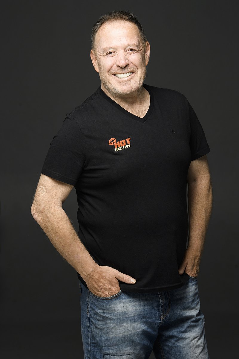 Hot1027FM's tweet photo. HOT 102.7FM Statement on Darren Scott 

HOT1027 presenter Darren Scott has thanked HOT1027 listeners for their well wishes and prayers as he once again wages a battle against cancer.

Darren was diagnosed with melanoma - an aggressive kind of skin cancer - almost 40 years ago - and recently doctors discovered new tumours.