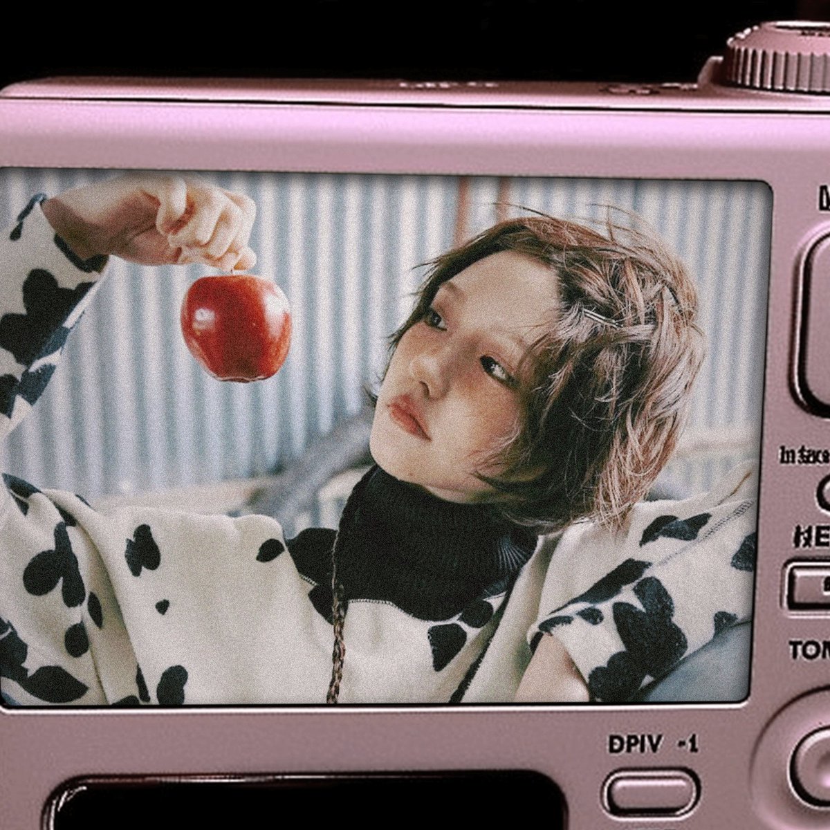 Have you ever felt the world pause just for you, wrapped in innocence daydreams? I’m twirling in this magical moment won’t you join me? Let’s share a giggle, a sparkle, and maybe even a bite of this sweet, starry-eyed wonder together. What’s your favorite fairy-tale dream?