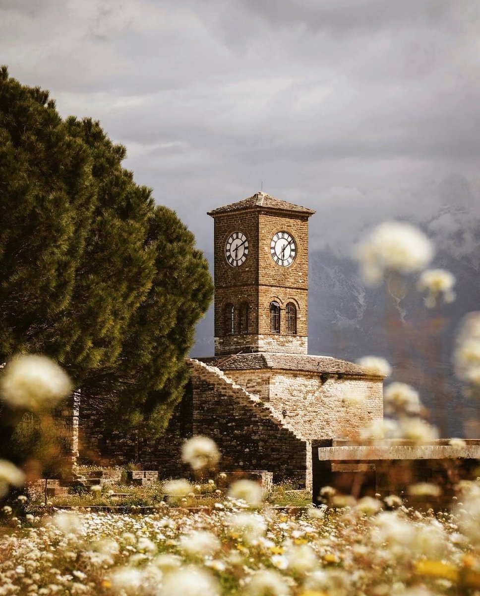 BGonxhja's tweet photo. ☀️Këtë fundjavë lëreni rutinën mënjanë, vizitoni sitet tona kulturore dhe përjetoni nga afër trashëgiminë që na bën krenarë. 🏛️📜

#Albania https://t.co/ywmJ4nQbyI