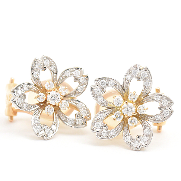 石川暢子より「K18×PT900 桜モチーフ ダイヤ イヤリング」のご紹介です☆
日本の伝統美とヨーロッパの古典のイメージを融合させて作り上げられたイヤリングです！
#春#桜＃ブランドマックス＃BrandMax
商品番号:76740
brandmax.jp/products/detai…