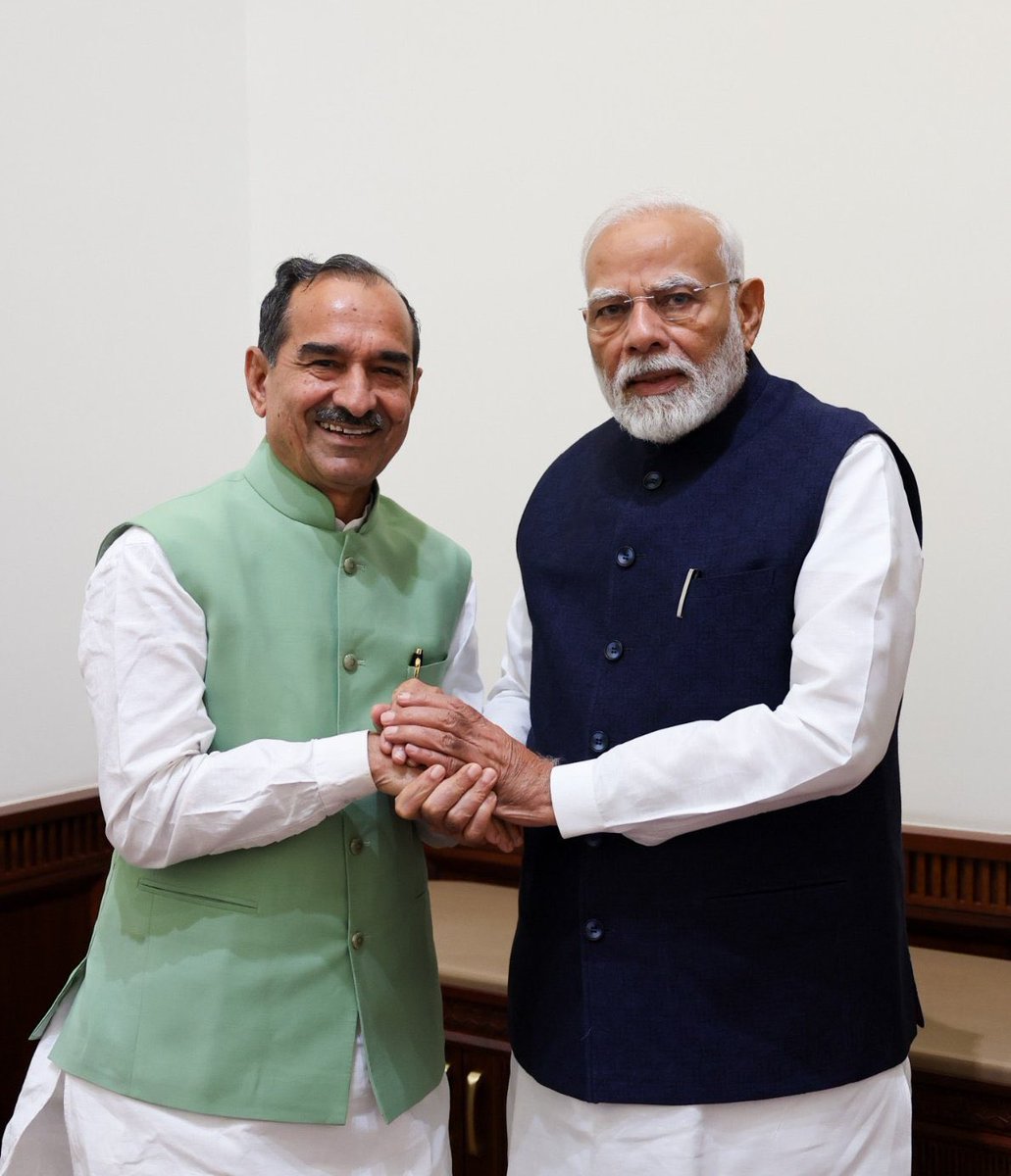 भारतीय जनता पार्टी, राजस्थान के प्रदेश अध्यक्ष पद पर माननीय श्री <a href="/madanrrathore/">Madan Rathore</a> जी के निर्विरोध निर्वाचन पर हार्दिक बधाई।

आपका संगठनात्मक अनुभव, कुशल नेतृत्व व दृढ़ संकल्प निस्संदेह पार्टी को नई ऊर्जा प्रदान करेगा और संगठन को और अधिक सशक्त बनाएगा।
#Rajasthan #BJPRajasthan