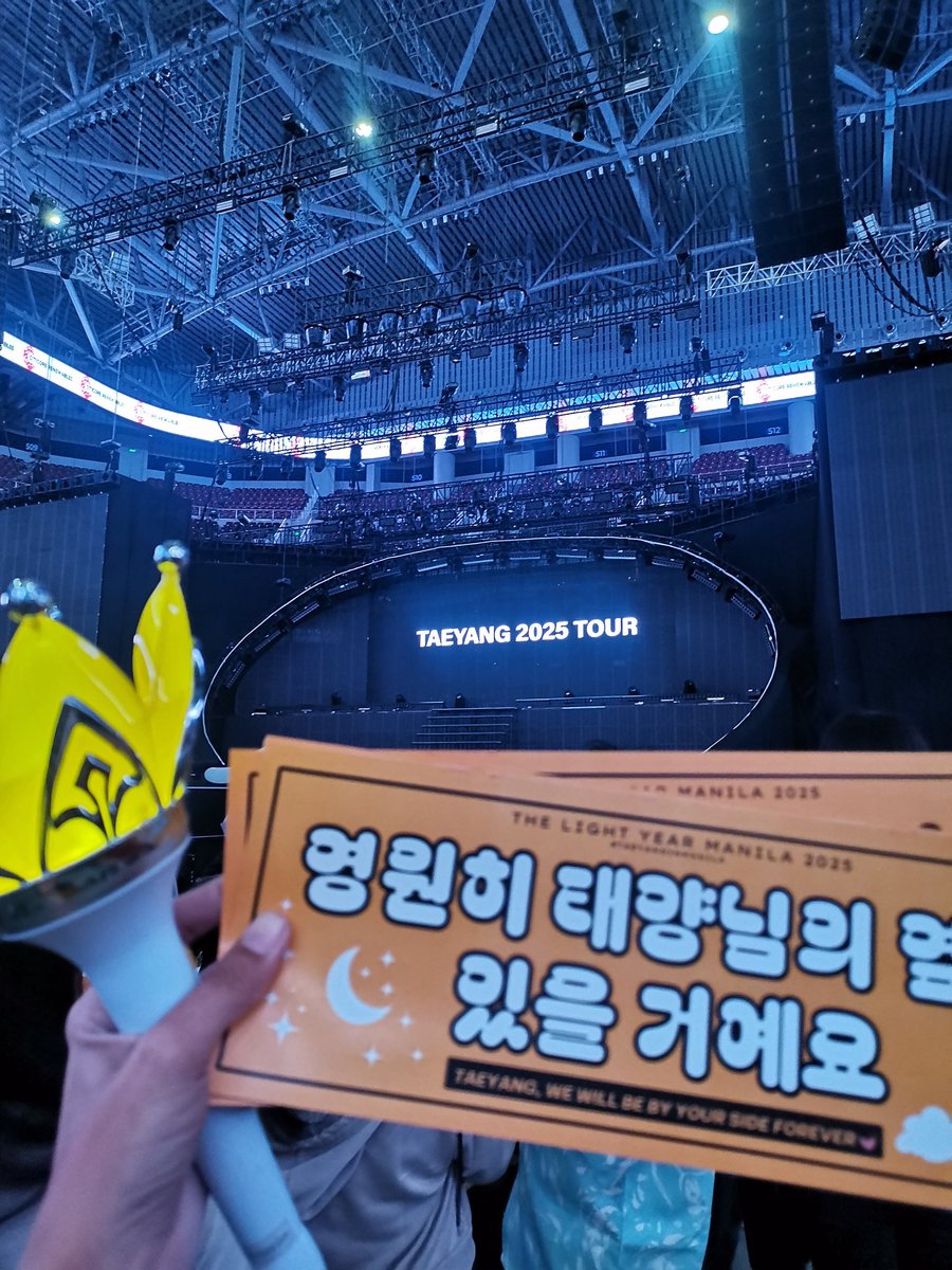 yeo_yeoshin's tweet photo. #TAEYANGInManila
#LightYearinManila
@Realtaeyang
@karposmm https://t.co/ZE2HWb6hPK
