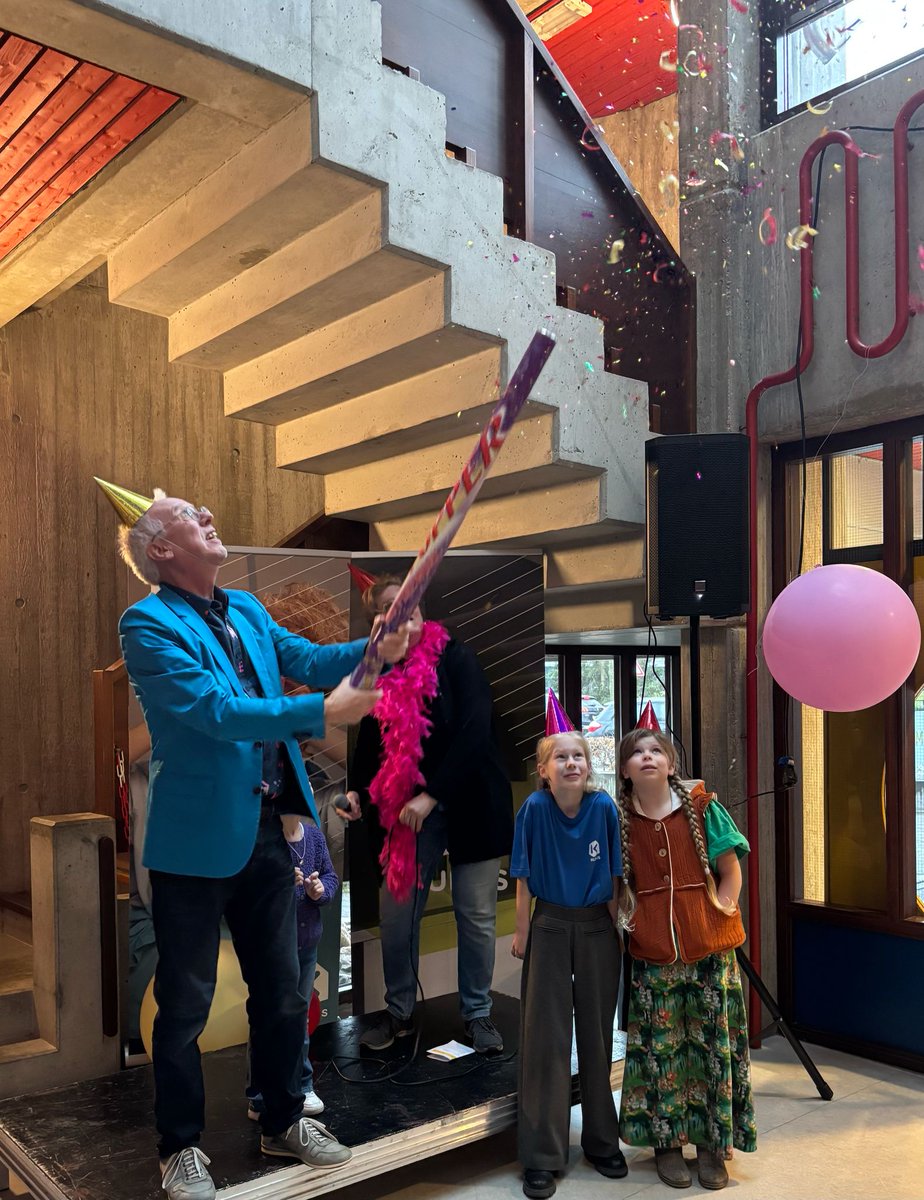 Vanmorgen mocht ik het onvolprezen Peuter Kleuter Festijn in <a href="/kubuslelystad/">Kubus Lelystad</a> weer openen. Een heerlijk jaarlijks feestje voor de kleinste - dus belangrijkste - inwoners <a href="/gem_Lelystad/">Gemeente Lelystad</a>
