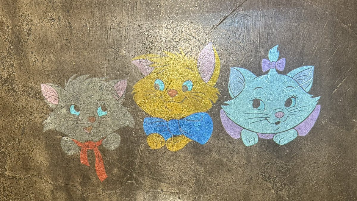 117Lh4's tweet photo. #OHMYCAFE  #マリー

念願のマリーちゃんカフェ🤍🎀
かわいすぎる💓

#猫の日  #にゃんにゃんにゃんの日 
#かわいいねしろふくさん https://t.co/3Q4GKvcGwp