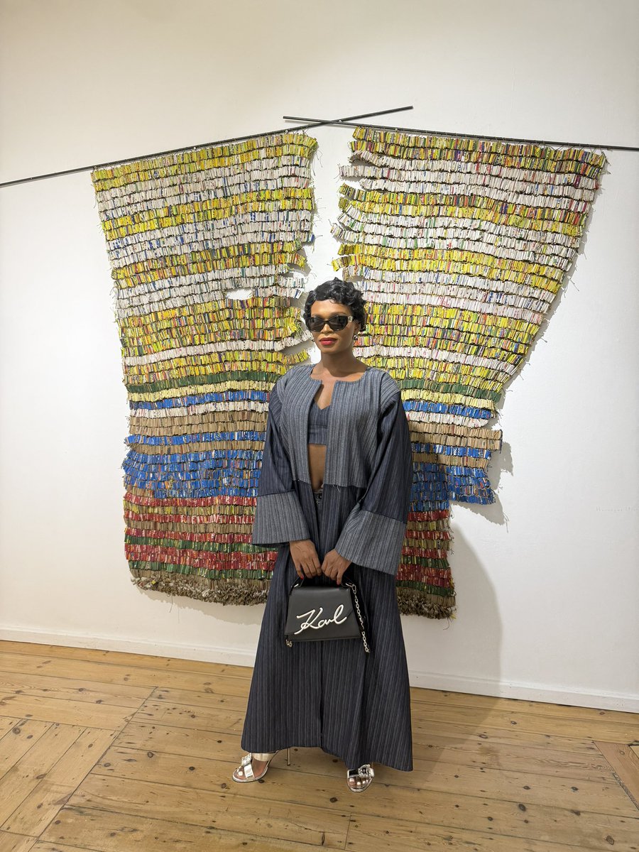 YayaRSA's tweet image. Well done @smac_gallery, the new space is world class! Thank you for a great evening! The artists on show 10/10, ALWAYS! 

FIT: @queer_comfort 

#SmacGallery #Art #ArtFair #InvestecCapeTownArtFair