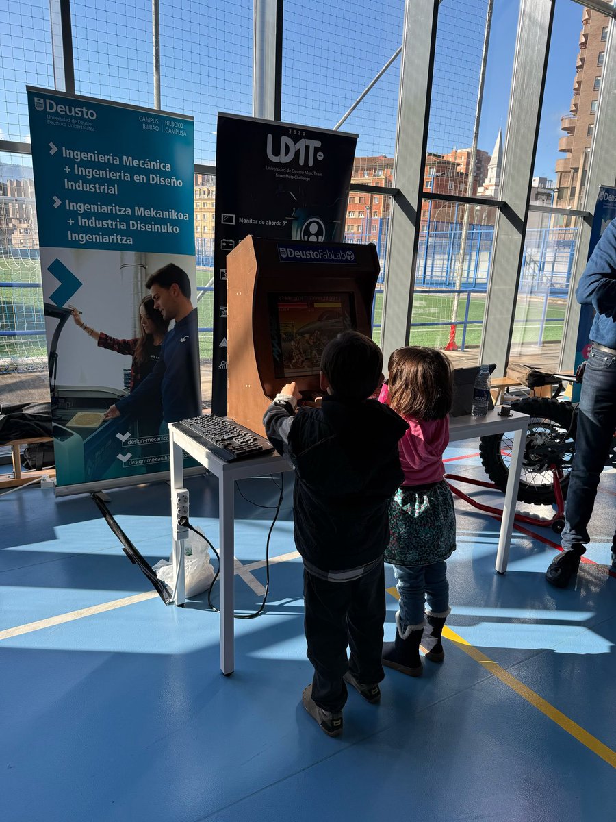 IngDeusto's tweet photo. Descubre el opengune en la sede de Bilbao! @Innobasque @BBK_eus @iberdrola @bilbao_udala @brta_eus @MultiverseQC @dronebydrone @BasqueWater @GrupoAUSOLAN @Araba @Bizkaia @Gipuzkoa @Gob_eus @Ingeniera_so #FLLEuskadi https://t.co/SppebEqgyy