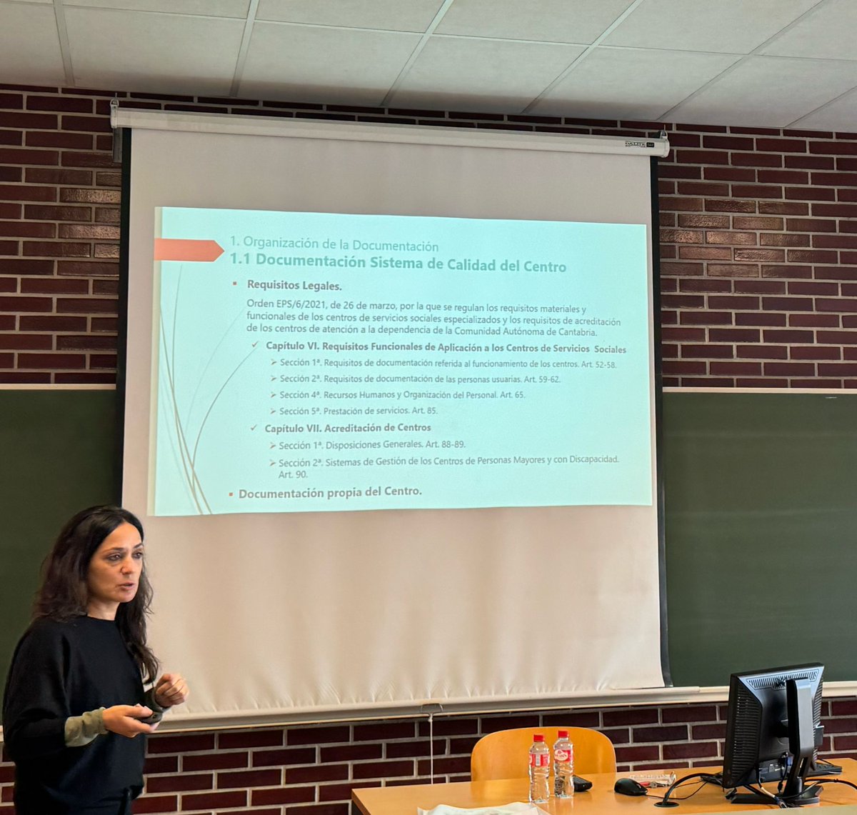 made_uc's tweet photo. ¡Hoy tenemos una clase muy especial en el máster! 🎓✨ Nos acompañan dos ex alumnos: Lucía Soto nos cuenta su experiencia en gestión 📊💼 y José Otero habla sobre la gestión en conocimientos técnicos ⚙️💡 https://t.co/z4kGZDcMkL