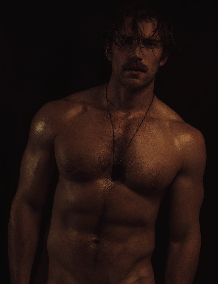 styledinred's tweet photo. this is one of the hottest pictures ever taken of a male celeb https://t.co/RRmM17T2jZ