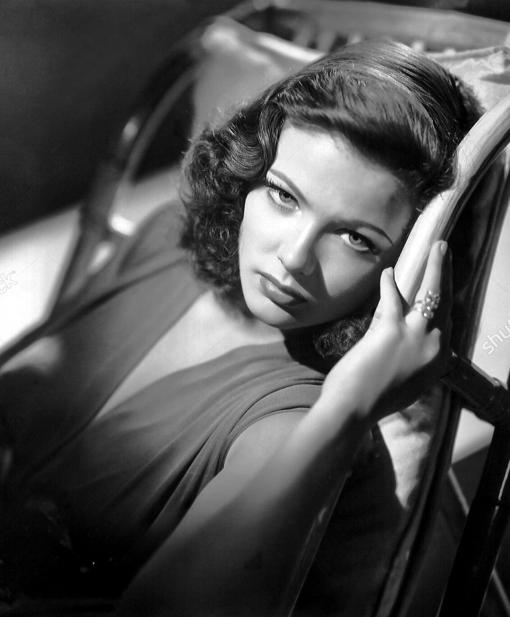 ForeverLouiseB1's tweet photo. Gene Tierney by Robert Coburn, 1941. https://t.co/GyawzQyB1t