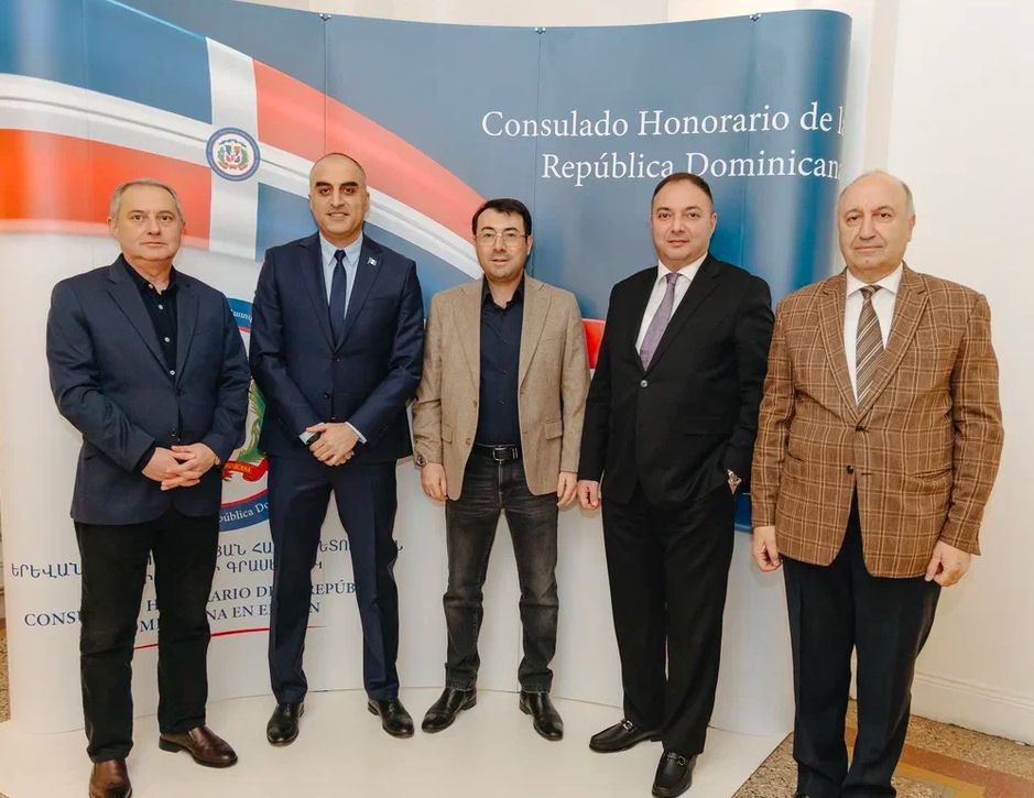 ZSouren's tweet photo. Congratulations to my good friend Mikael Karapetyan with oficial opening of The Office of the Honorary Consul of Dominican Republic 🇩🇴 🤝🇦🇲 https://t.co/4wHfjGw0pN