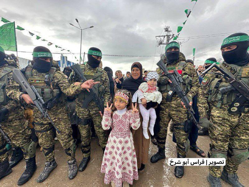 JeremBenhaim's tweet photo. Le Hamas assassine des bébés et des enfants juifs tout en utilisant les siens pour former la prochaine génération de terroristes.

C'est une véritable secte de la mort !

Où est l’UNICEF ? Où sont les organisations de défense des droits de l'homme ?

Nous entendons votre silence. https://t.co/HOtZfD4zcV
