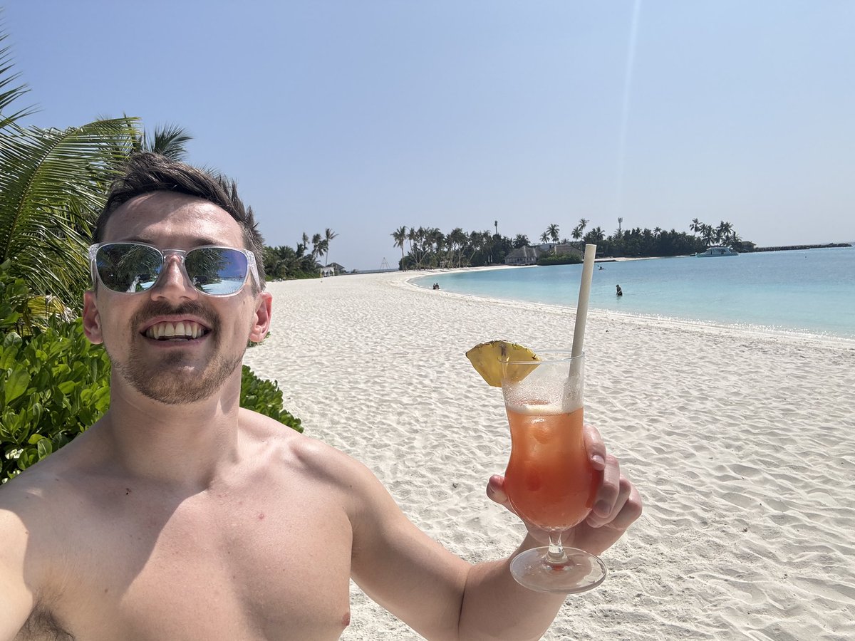 Tom tweet media