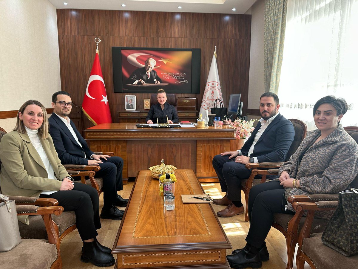 Akım Koleji Kurucu Genel Müdürü Coşkun Kabil ve beraberindeki heyet İl Milli Eğitim Müdürümüz Hilal Liliyar Özefsun’u ziyaret etti.

<a href="/tcmeb/">Millî Eğitim Bakanlığı</a> <a href="/valikirklareli/">T.C. Kırklareli Valiliği</a> <a href="/ugurturan68/">Uğur Turan</a> <a href="/hilalliliyar/">HiLALL..</a>