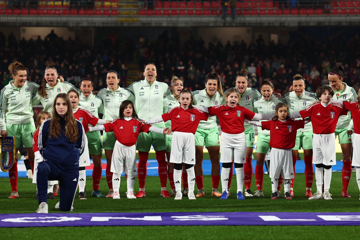 Elena Linari (@elenalinari) on Twitter photo ๐ฎ๐น๐ฅ
#ItaliaGalles 1-0 #NationsLeague #forzaazzurre <a href="/AzzurreFIGC/">Nazionale Femminile di Calcio</a> ๐ฎ๐น๐ฅ
#ItaliaGalles 1-0 #NationsLeague #forzaazzurre <a href="/AzzurreFIGC/">Nazionale Femminile di Calcio</a>