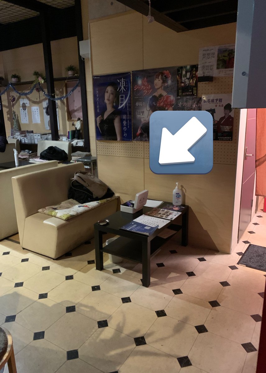 受付は2階入口の扉を開けてすぐの所にあります。

入場料を握りしめて、道中気をつけながらお越しくださいね！
※要1ドリンクオーダー制です

 #おとけしき