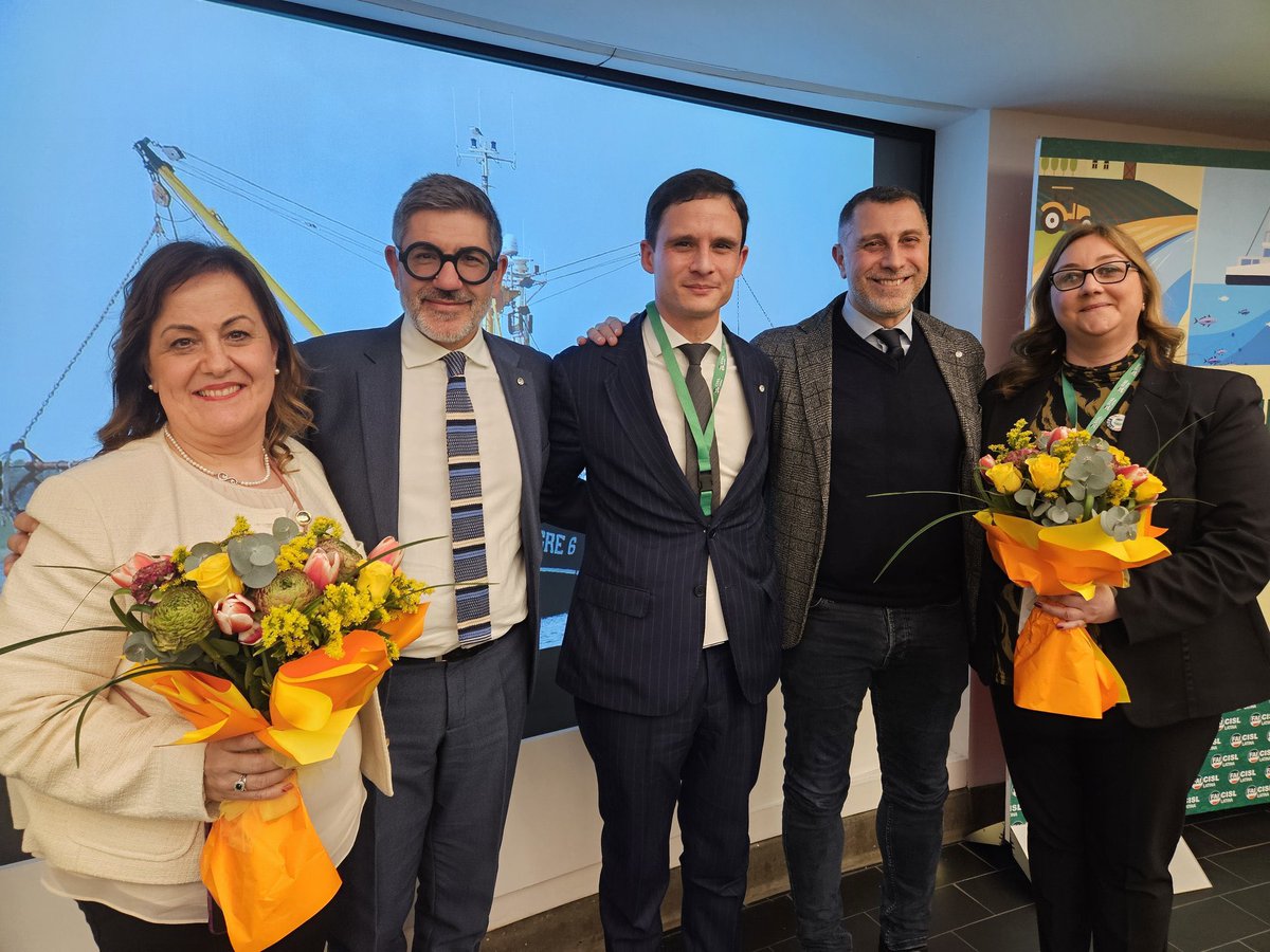 Fai_Cisl_Latina's tweet photo. VIII Congresso della #FaiCislLatina conferma S.G. @islkotb e le Segretarie Gentile e Silvestrini alla guida della Federazione Pontina. Presenti il S.G. #CislLatina @robertocecere6, il Reggente #FaiLazio, @MaxAlbaneseFai e il S.G. @fai_cisl @OnofrioRota. 👉https://t.co/SKYWyni8zG https://t.co/QCDLVN5lUW
