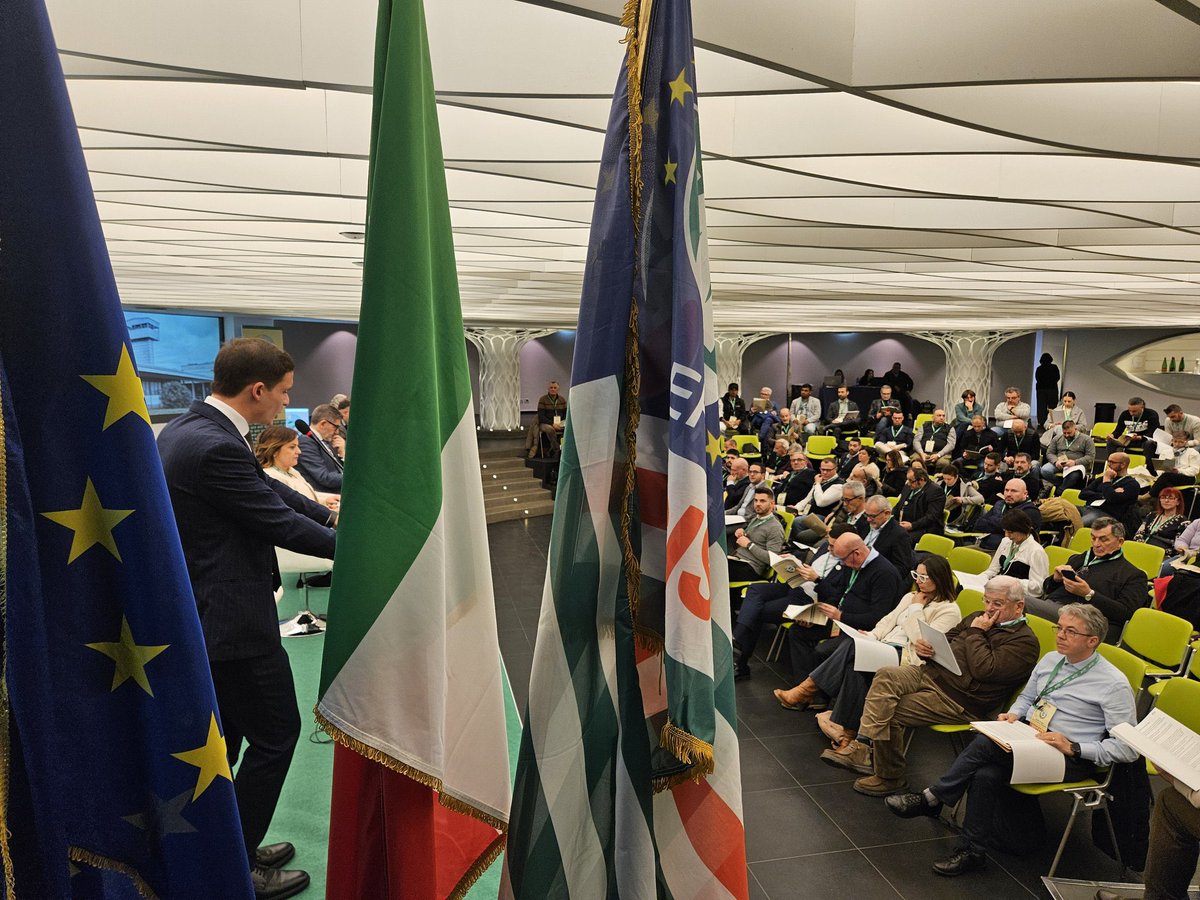 Fai_Cisl_Latina's tweet photo. VIII Congresso della #FaiCislLatina conferma S.G. @islkotb e le Segretarie Gentile e Silvestrini alla guida della Federazione Pontina. Presenti il S.G. #CislLatina @robertocecere6, il Reggente #FaiLazio, @MaxAlbaneseFai e il S.G. @fai_cisl @OnofrioRota. 👉https://t.co/SKYWyni8zG https://t.co/QCDLVN5lUW