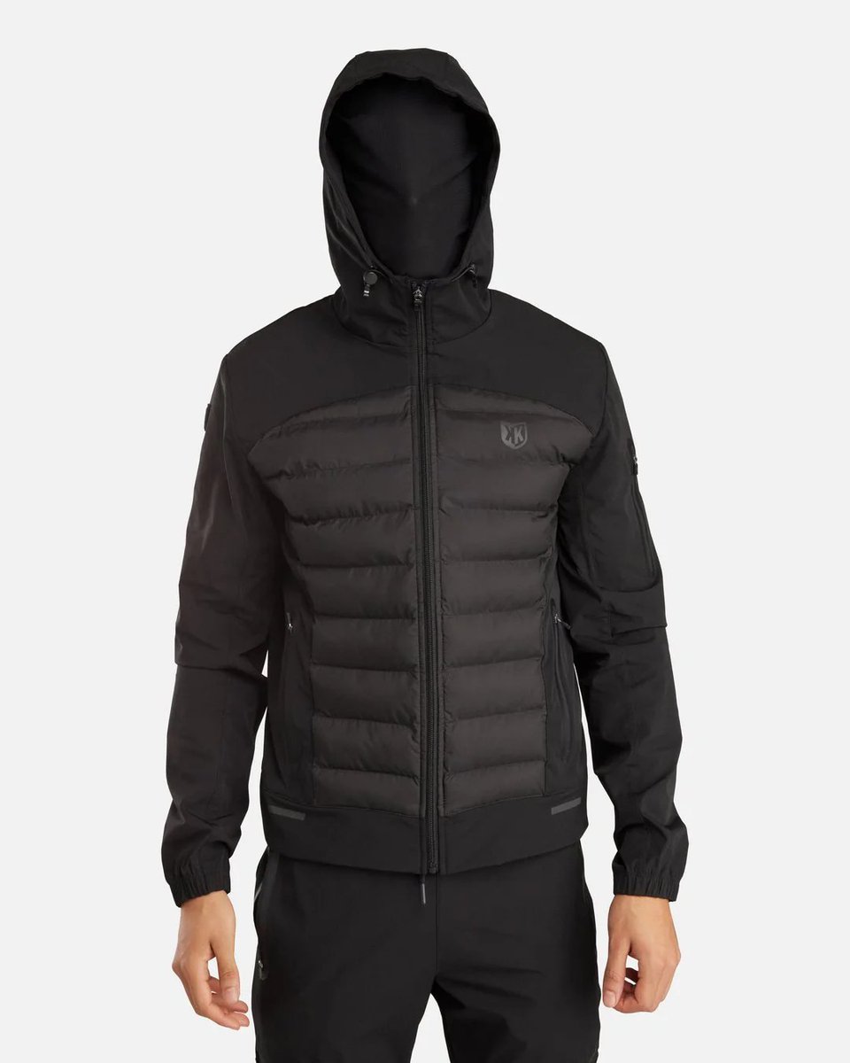 AlertesInfos's tweet photo. 🕵️‍♂️🇫🇷 FLASH - La tendance de la veste-cagoule se répand à Marseille, malgré l’interdiction de dissimuler son visage dans l’espace public. https://t.co/TaN5FwEKwd