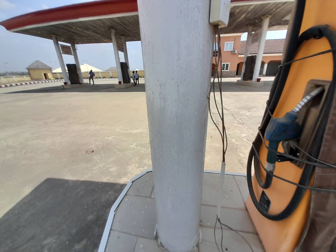 WhereToBuyng's tweet photo. Investment Opportunity: Filling Station For Sale
LOCATION: ABUJA

Filling Station Specifications:
1.PMS has 10 nozzles from from five dual pump machine 
2. AGO has two pump
3. DPK has one pump
4. Underground tank capacity is 315,000 litres.

Other's:
* CCTV surveillance https://t.co/5CzTYTjdnF