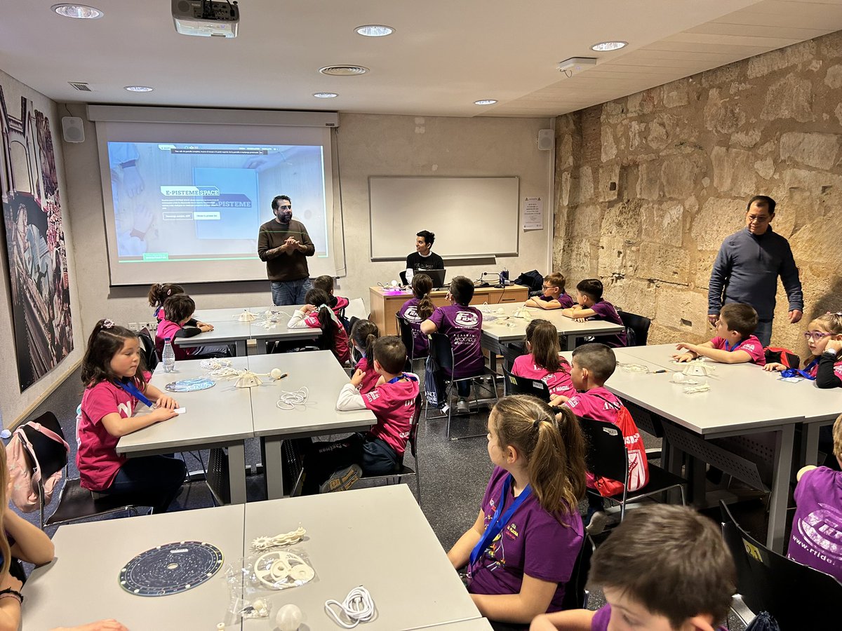 Ceip Villar y Macías tweet media