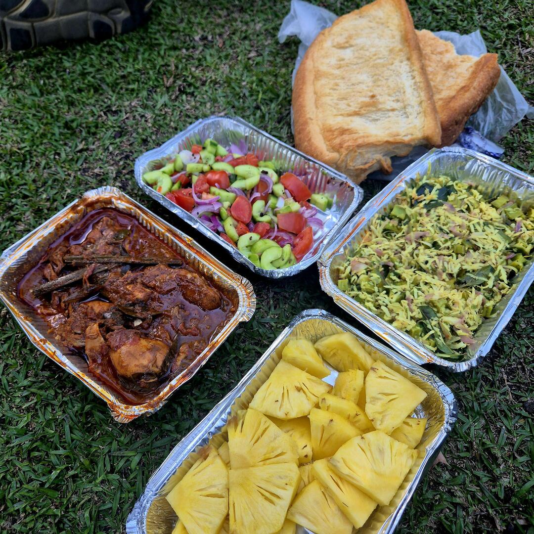 homevsfastfood's tweet photo. [Homemade] Sri Lankan chicken curry, cucumber sambol, winged beans mallum, fresh pineapple
👉 https://t.co/J4kfnLdrNE
#SriLankanCuisine #HomemadeCurry #Foodie #DeliciousEats #TastyRecipes #homecooking #food #recipes #foodpic #foodie #foodlover #cooking #hungry #goodfood #homeco… https://t.co/RztPgbmb8h
