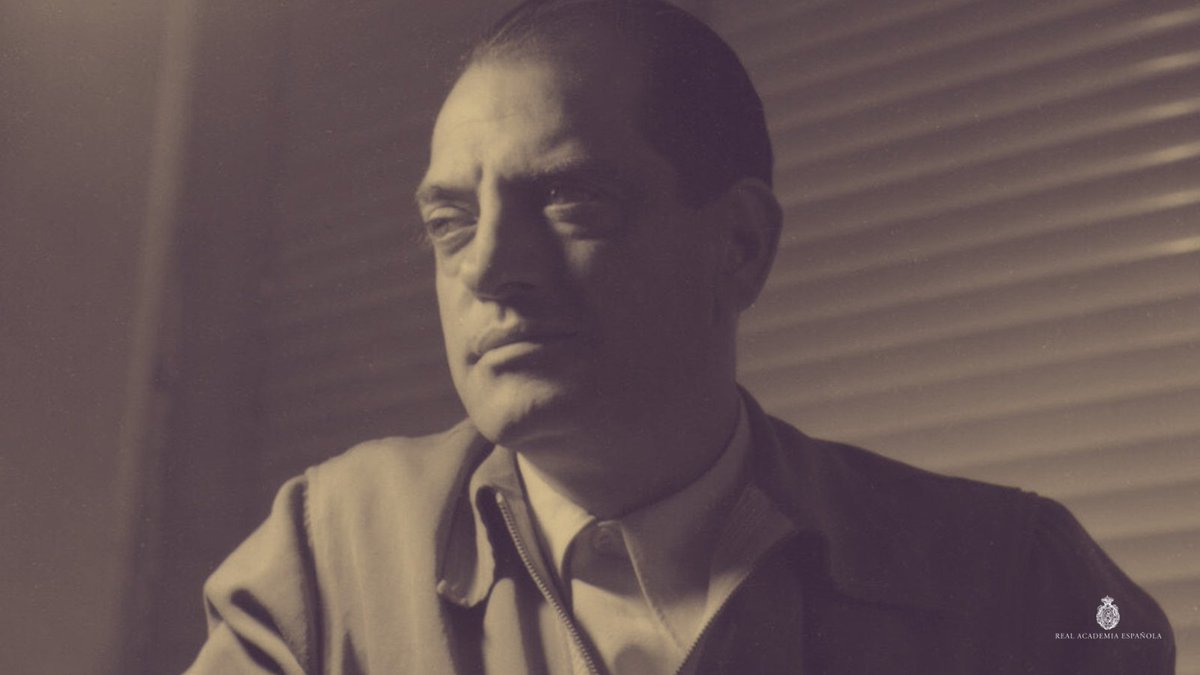 RAEinforma's tweet photo. Se cumplen 125 años del nacimiento de Luis Buñuel. 

Benito Pérez Galdós fue fuente de inspiración para el cineasta. Para su película «Tristana» se basó en la obra homónima del académico canario, mientras que para la cinta «Viridiana» Buñuel se inspiró en la novela «Halma». https://t.co/gX8boM1cTv