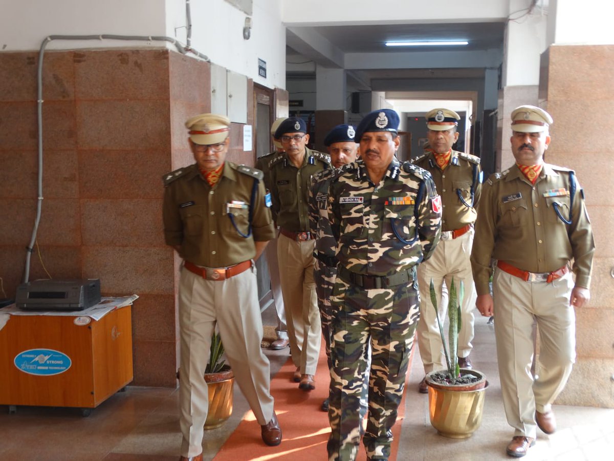 ChbSsb's tweet photo. Inspection of Joint Hospital SSB,Bathnaha by Inspector General (Medical) Dr.Aahok Rai. https://t.co/YRIWb538aF