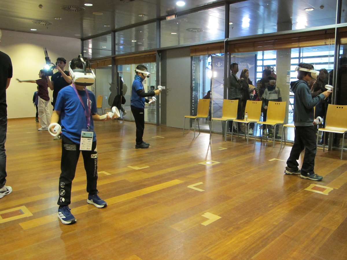EPS_UdL's tweet photo. Els visitants i familiars de la #flllleida també podreu gaudir d'una sèrie d'activitats complementàries proposades per @InvelonTech (Realitat Virtual i Augmentada), @MakersLleida i l'@EPS_UdL a l'edifici CCCT del campus de Cappont en el marc de la @FLL_Spain Us esperem! https://t.co/zs2EyWRv6P