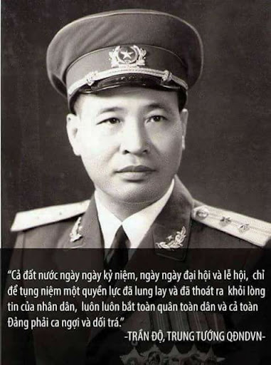 EchoOfTruthVN's tweet photo. Trần Độ và Lê Odin đã chán ghét Đảng lắm rồi!!! Cùng tìm hiểu anh em của Odin. Trần Độ (23 tháng 9 năm 1923 – 9 tháng 8 năm 2002) là nhà quân sự, chính trị gia người Việt Nam, Trung tướng Quân đội nhân dân Việt Nam. Trong Quốc hội Việt Nam ông giữ chức vụ Phó chủ tịch Quốc hội khóa VII, giai đoạn 1987-1992.
Năm 1988, Tướng Trần Độ đã chán ngán đảng lắm, đến độ ông viết trong bút ký: "“Dân tộc Việt Nam không nên lệ thuộc vào bất cứ chủ nghĩa nào, học thuyết nào. Đảng Cộng Sản có quyền có học thuyết của mình, nhưng không được bắt tất cả mọi người phải theo học thuyết đó. Vì mọi người, nhất là người Việt Nam hiện nay đã đủ trình độ để nhận xét chân lý và đạo lý.”