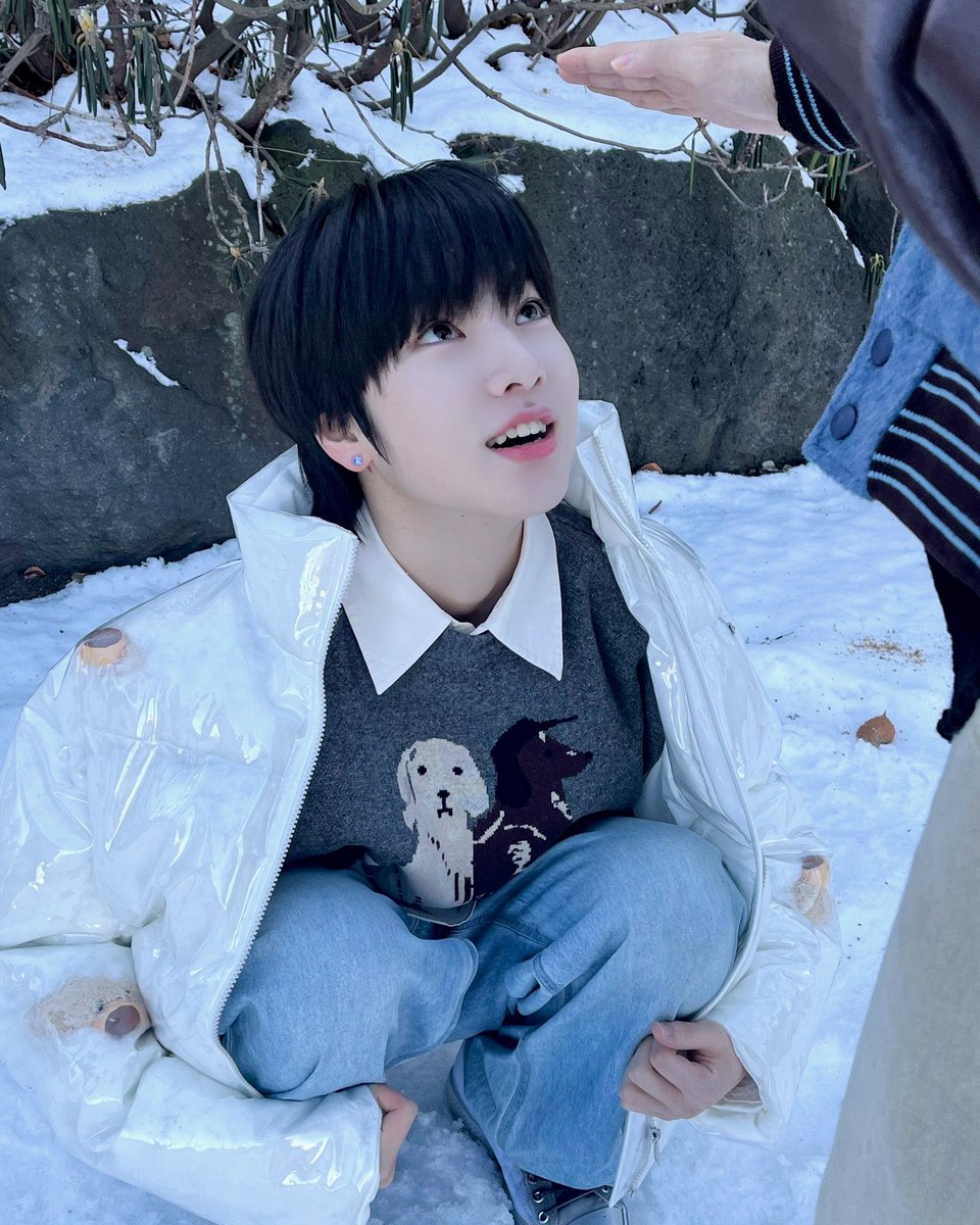 BBreathx's tweet photo. 🫳🏻🫳🏻                                                           🫳🏻🫳🏻
       리쿠 🐿️                                                        사쿠 🐼 https://t.co/Vb3SlKYrVF