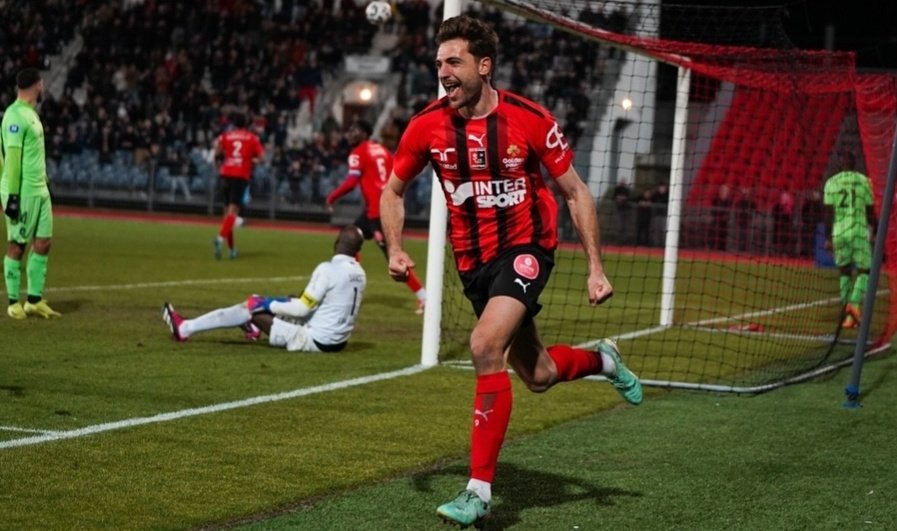 3emeNiveau's tweet photo. 🚨 Thibault Rambaud véritable moteur de l'incroyable saison de Boulogne 🔴⚫️

A 27 ans, l'ancien du Mans est l'auteur de 8️⃣ buts cette saison 🔥

📸 : @Arthurbrgpro https://t.co/1zDTmjp9cU