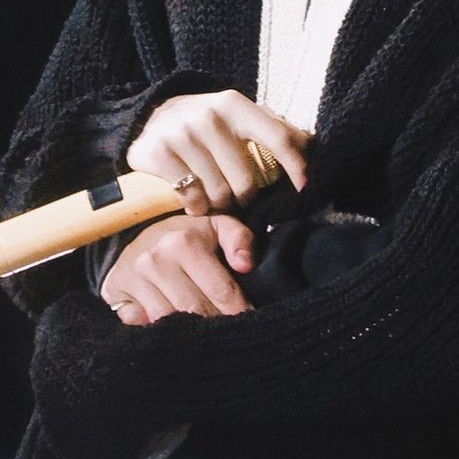 kokomeiu's tweet photo. they invented hand chemistry https://t.co/fxhRbGu2el