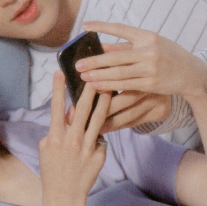 kokomeiu's tweet photo. they invented hand chemistry https://t.co/fxhRbGu2el