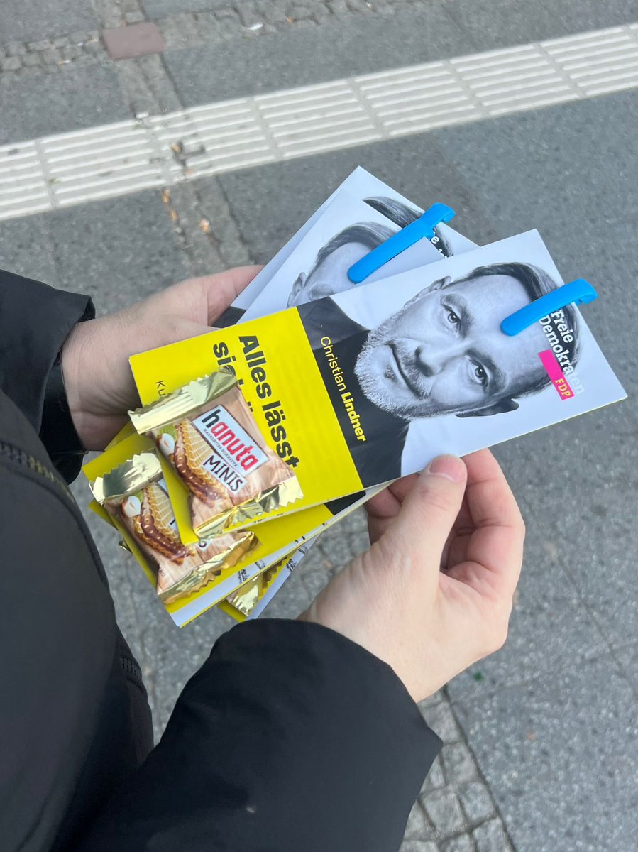 Die #FDP ist der Gamechanger der #BTW25. Denn nur die Stimmen für FDP machen den Politikwechsel möglich. Dafür kämpfen wir auch heute wieder. Für mehr Netto vom Brutto, die #Wirtschaftswende sowie eine neue #Migrationspolitik. 🟡 ist die beste Versicherung gegen ⚫️🔴🟢. #jetztfdp
