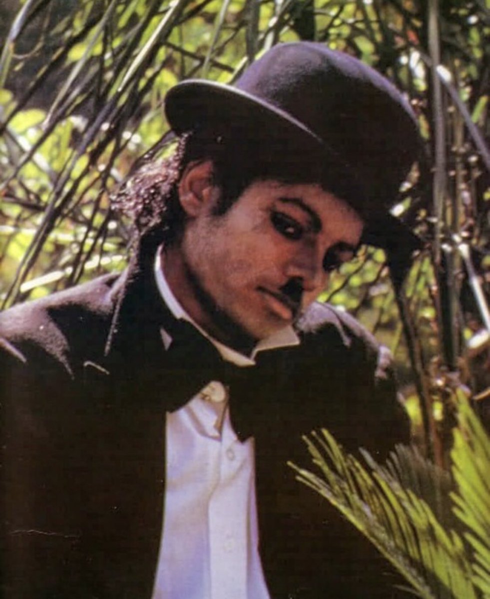 AdvisingKaizen's tweet photo. Michael Jackson https://t.co/fVgRfAEN3T