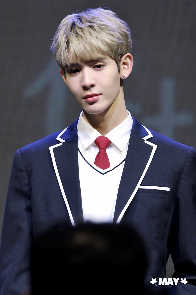 Handsome student, definitely  the most popular in class. 😏

JAMESSU 1ST KOREA FM
#JamesSu1stFMinSeoul 
#JamesSu