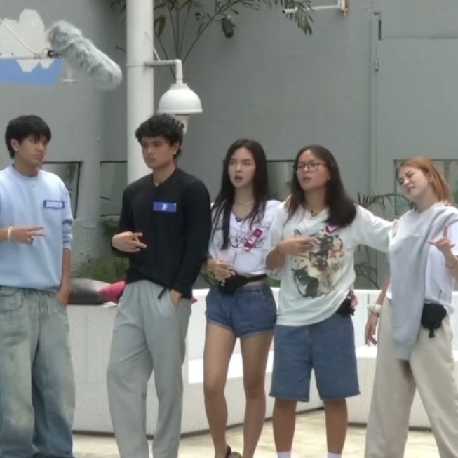 fen 𐦍 tweet media