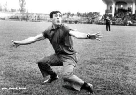 Eskişehirspor’un efsane amigosu Orhan Erpek, nam-ı diğer Amigo Orhan, artık aramızda değil. Tribünleri coşturan sesi, centilmenliği ve futbol aşkı hep hafızalarımızda kalacak.

Mekânın cennet olsun, Seni daima hatırlayacağız…

#AmigoOrhan #Eskişehirspor #TribünEfsanesi